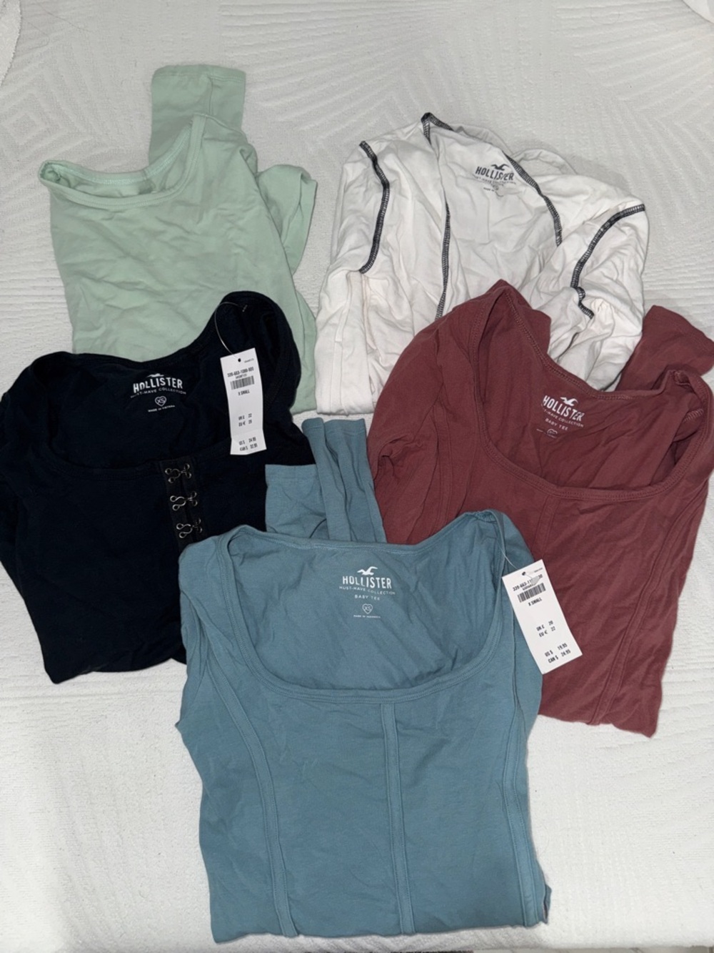 Hollister Lot of 5 XS Pink Green White Black Long Sleeve Scoop Neck Crop Tops